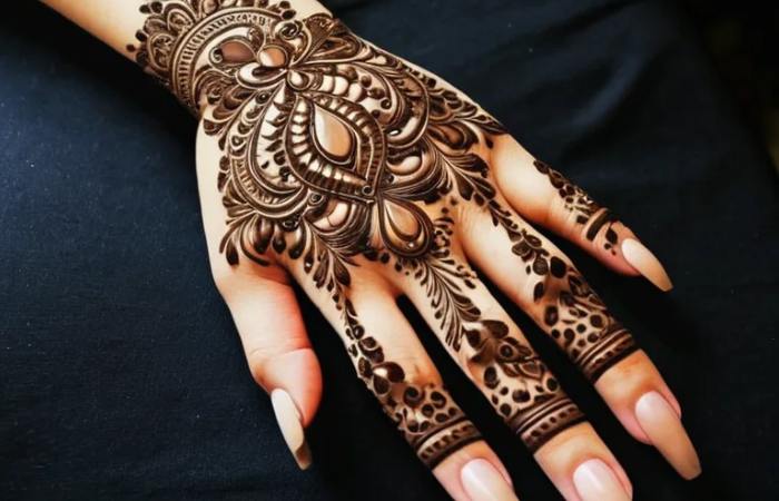 Jewel Mehndi Design